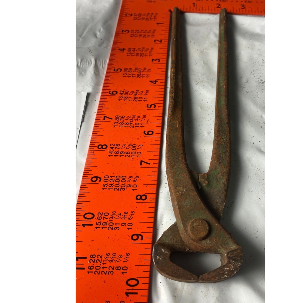 Vintage 10.5 Inch End Cutting Nippers Pincers Forged Steel Green Industrial Tool